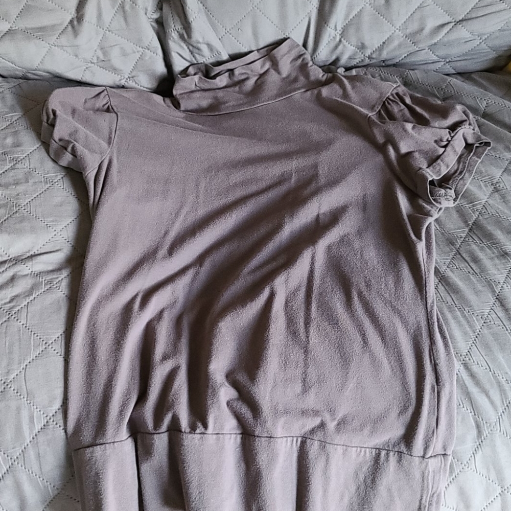 Short sleeve turtleneck gray